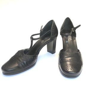Franco Sarto Black Stacked Heel T-Strap Wide Square Toe Shoes size 8.5M